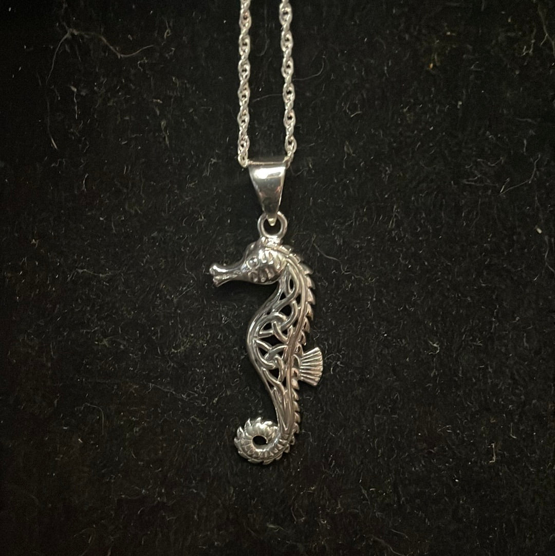 Sea horse pendant