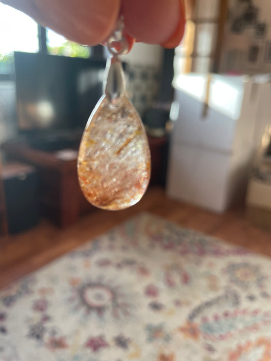 Quartz pendant